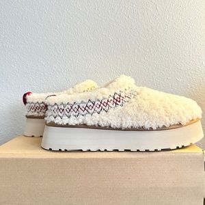 UGG Tazz Platform Slipper Braid Natural Size 10  Womens BRAND NEW, NWT